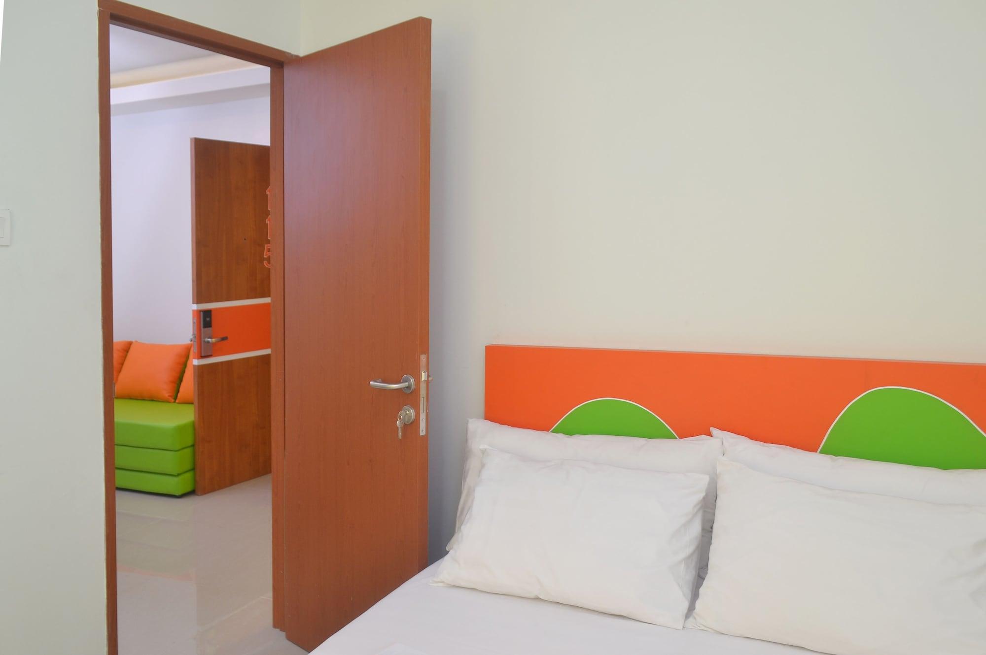 Готель Titanium Express Homtel Джакарта Екстер'єр фото
