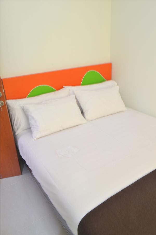 Готель Titanium Express Homtel Джакарта Екстер'єр фото